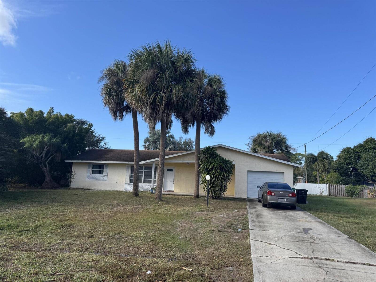 2434 SE SidoniaPort St. Lucie - picture