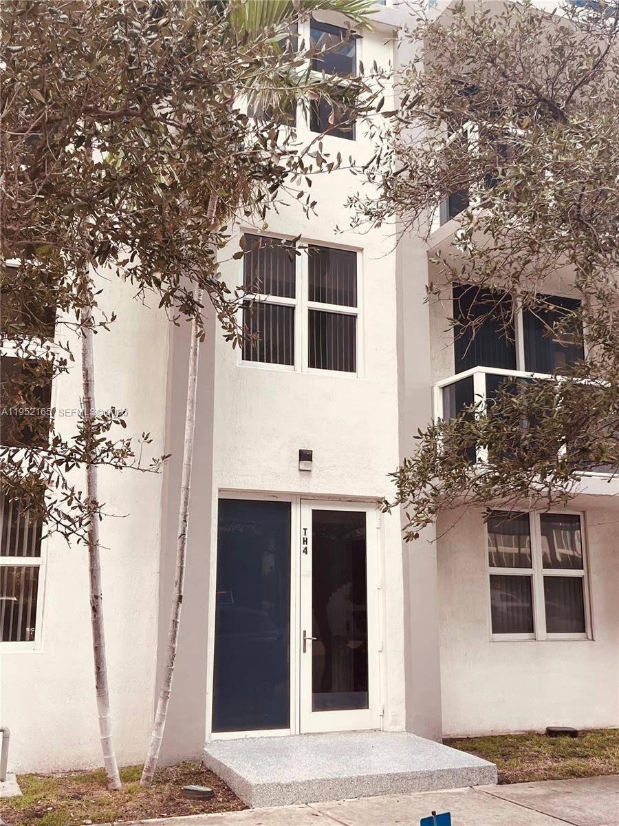 601 NE 23rd StMiami - Townhouse condo unit TH4 - picture