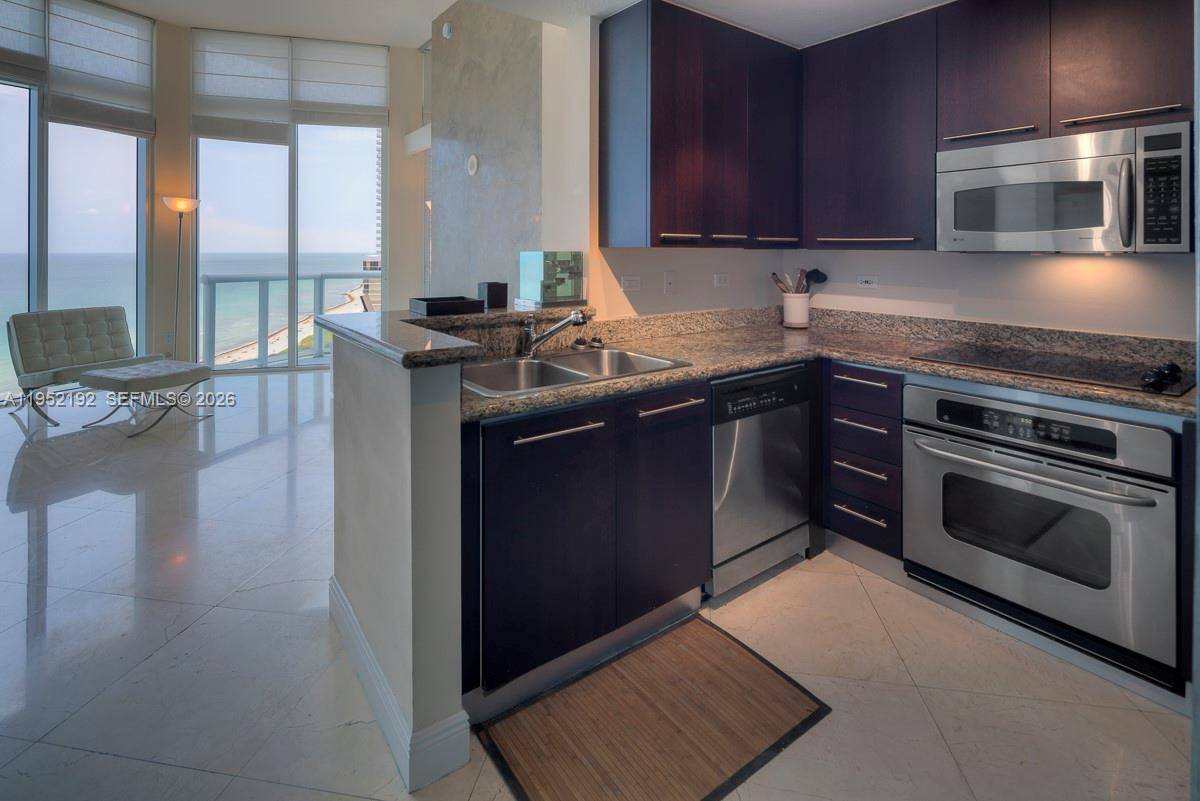 6515 Collins AveMiami Beach - Condo 5+ Stories,Condo condo unit 1804 - picture