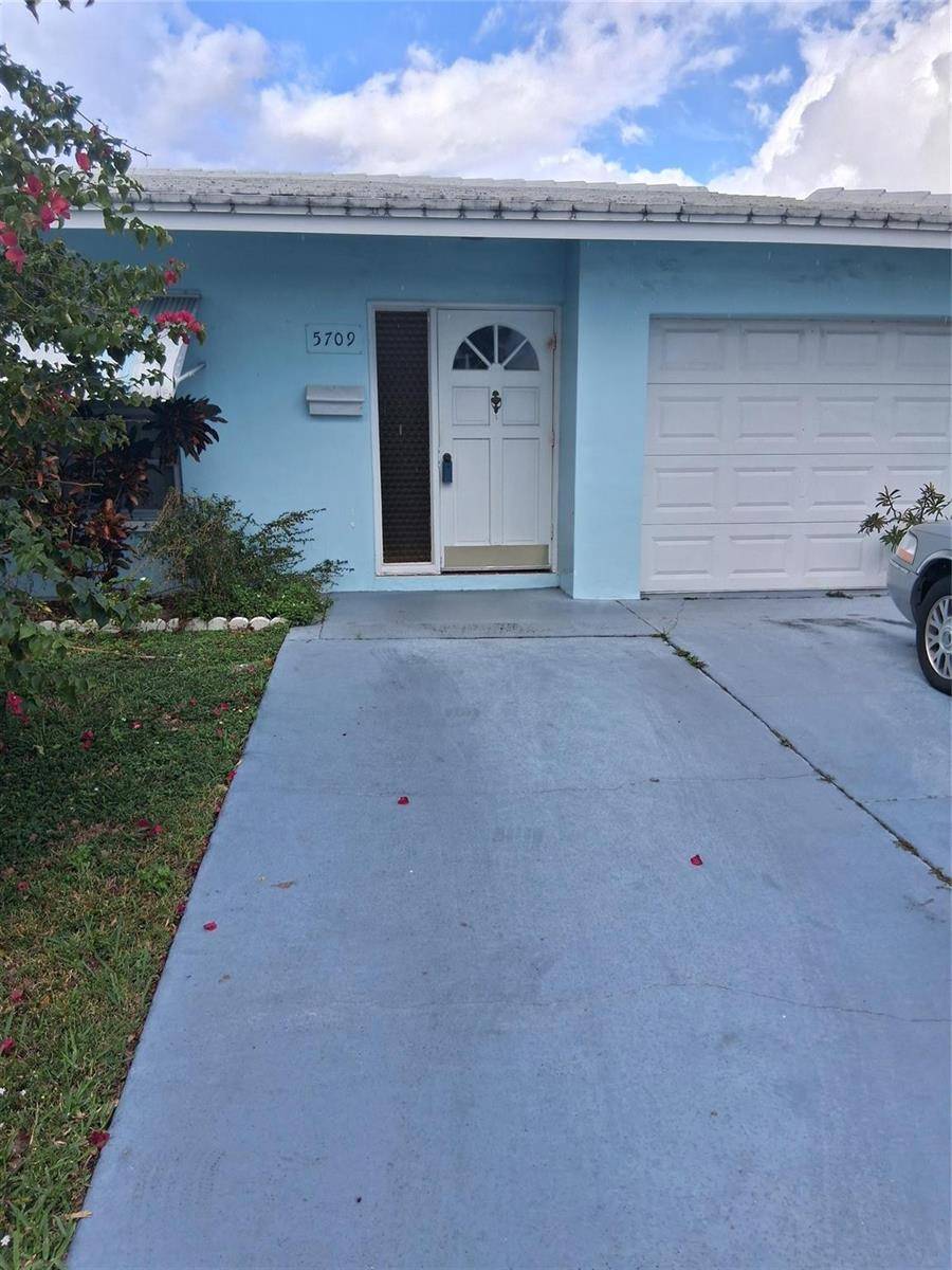 5709 NW 87thTamarac - picture