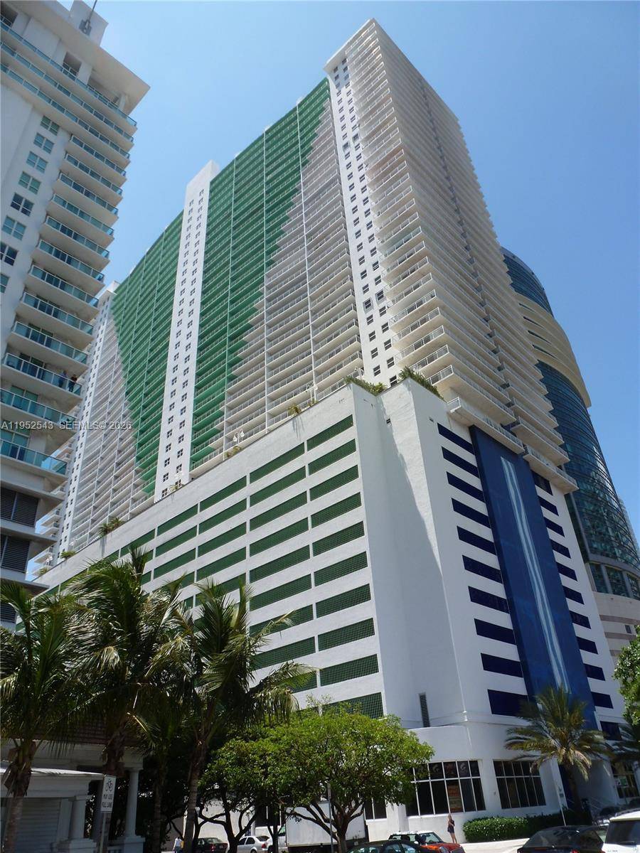 1200 Brickell Bay DrMiami - THE CLUB AT BRICKELL BAY condo unit 1712 - picture