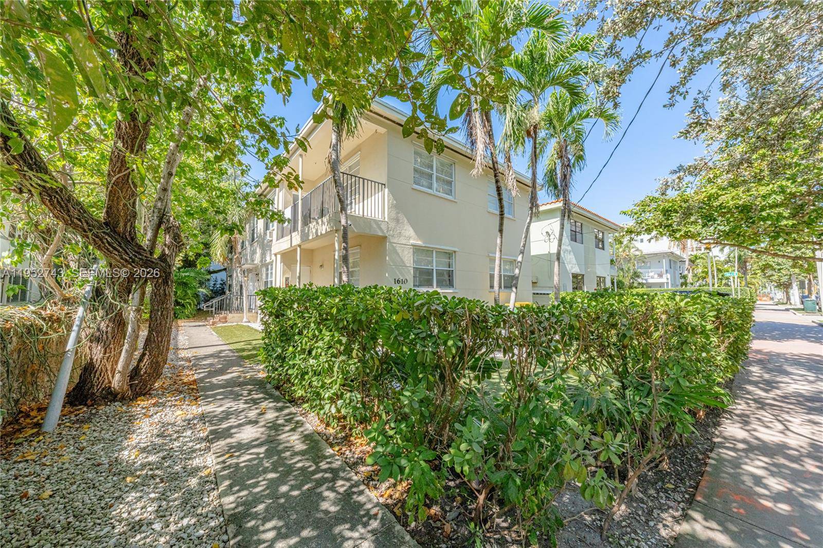 1610 Bay RdMiami Beach - picture