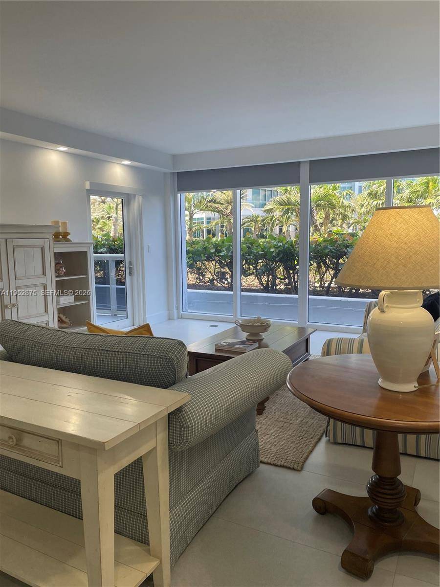 10275 Collins AveBal Harbour - Condo/Co-Op/Annual,Condo condo unit 208 - picture