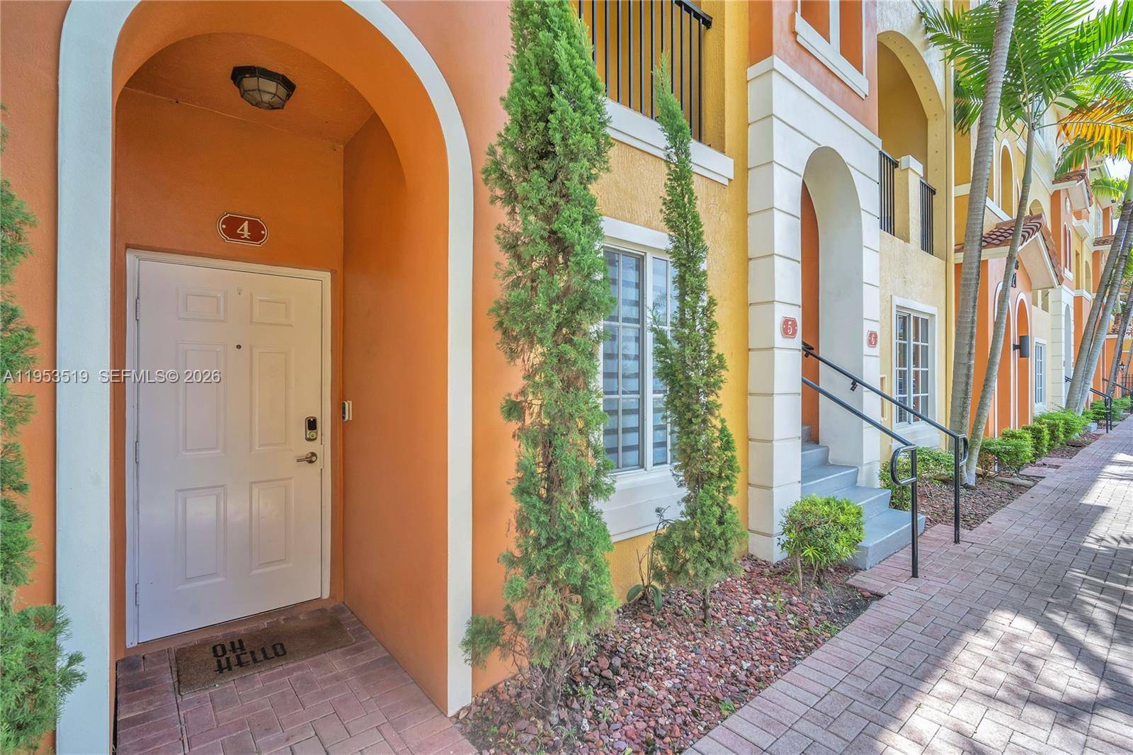 121 NW 2nd AveHallandale Beach - HIGHLAND PARK VILLAGE CON condo unit 4 - picture