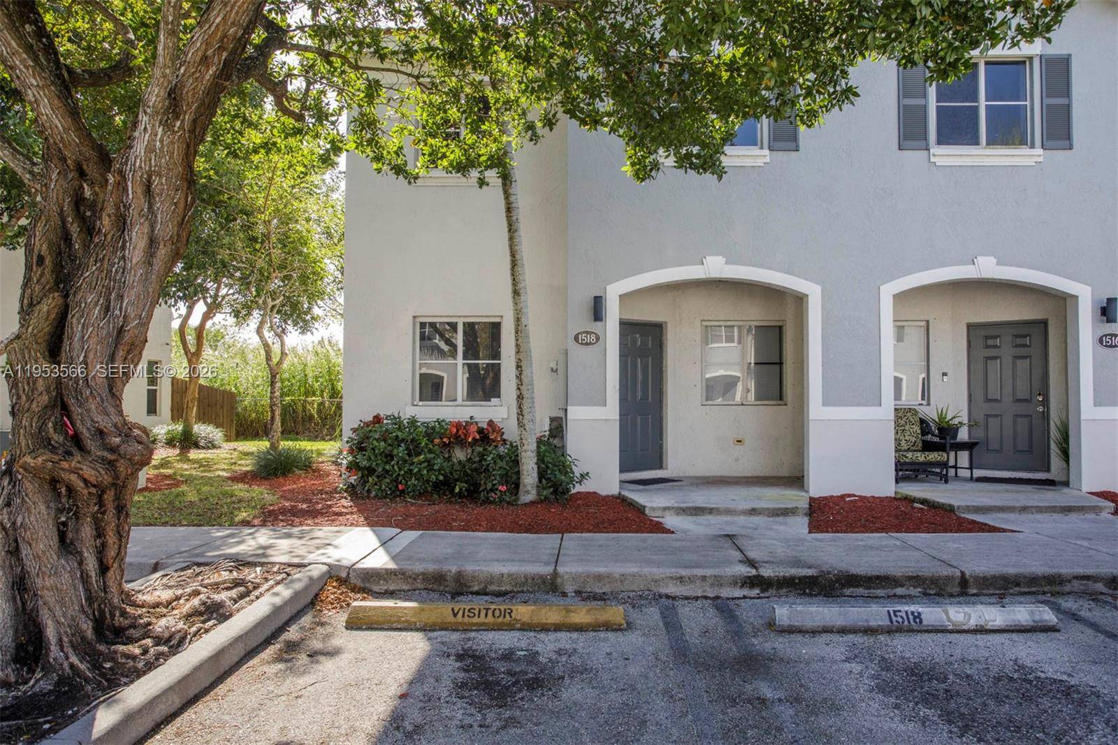 1518 SE 31 CtHomestead - picture