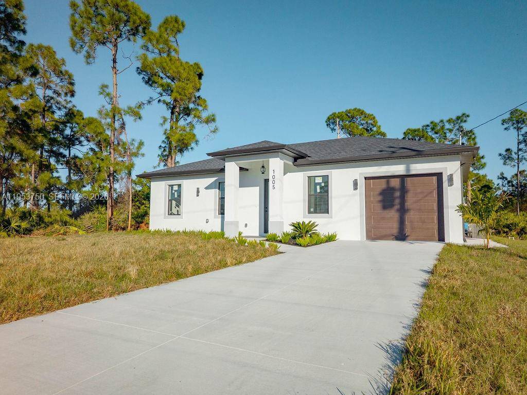 1005 Brenton AveLehigh Acres - picture