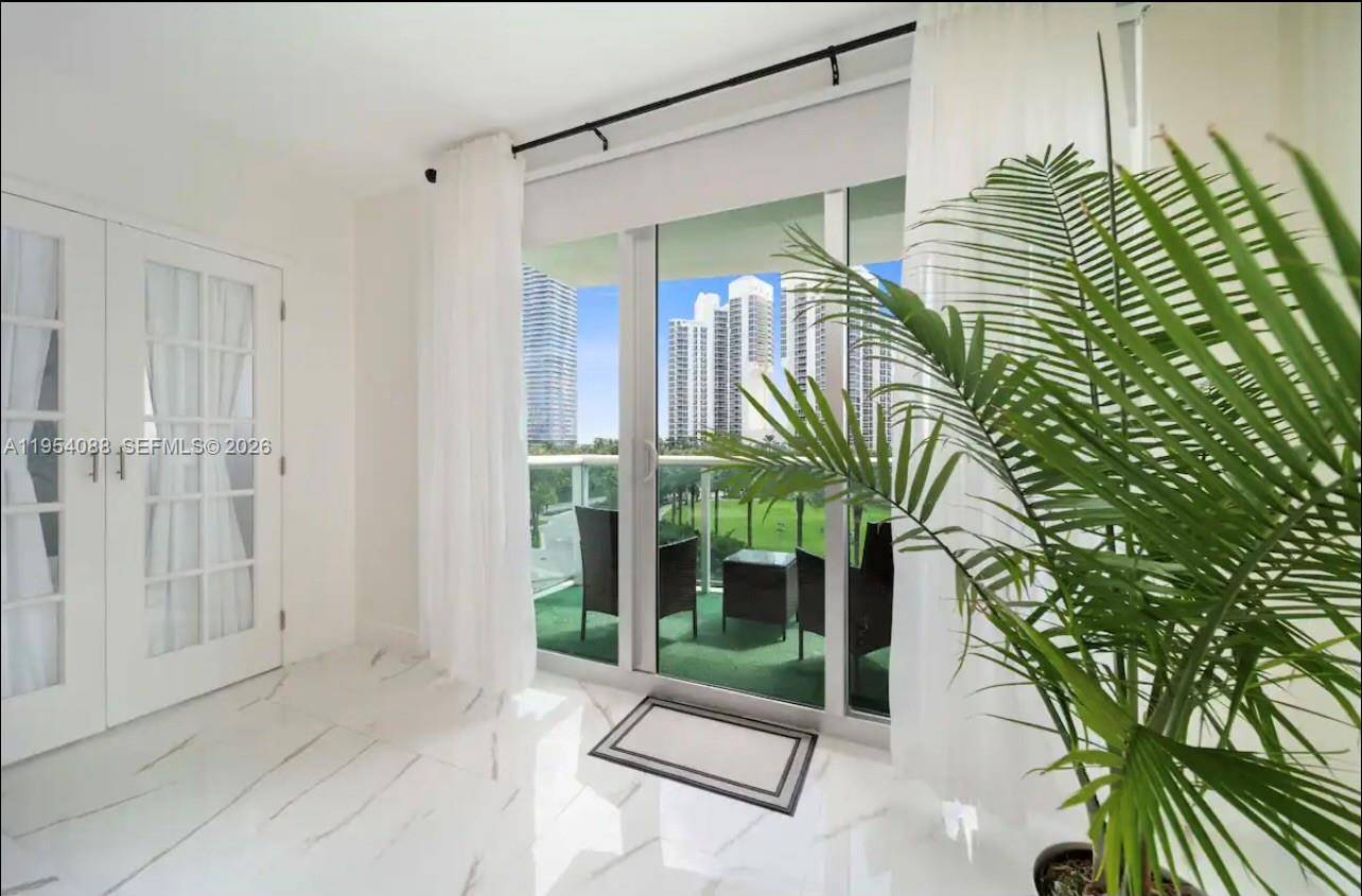 19370 Collins AveSunny Isles Beach - Condo/Co-Op/Seasonal,Condo condo unit 511 - picture