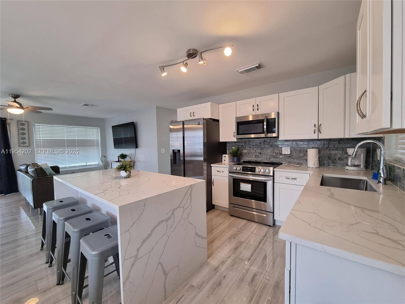 4740 SW 43rd AveDania Beach - picture