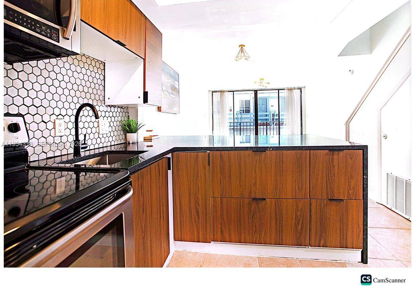1531 SE 15th StFort Lauderdale - Condo 1-4 Stories,Condo condo unit 5 - picture
