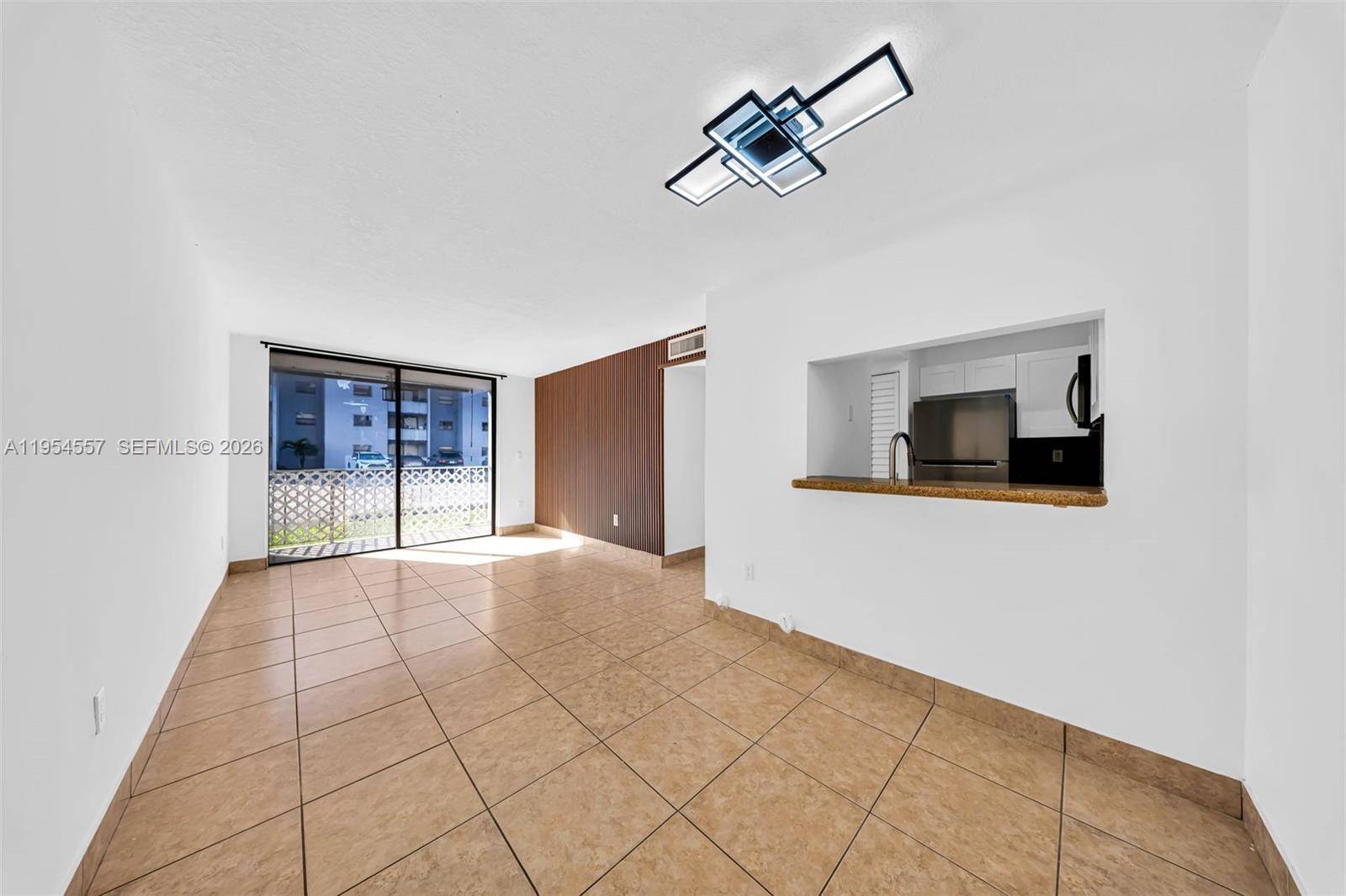 8145 NW 7th StMiami - Condo 1-4 Stories,Condo condo unit 111 - picture