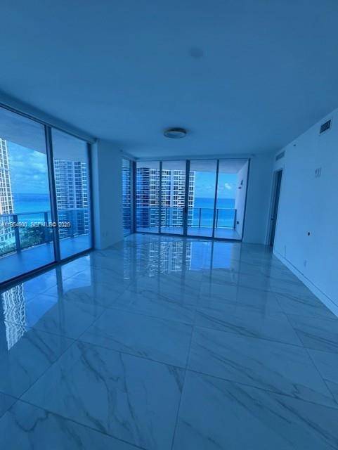 17550 Collins AveSunny Isles Beach - Condo/Co-Op/Annual,Condo condo unit 1505 - picture