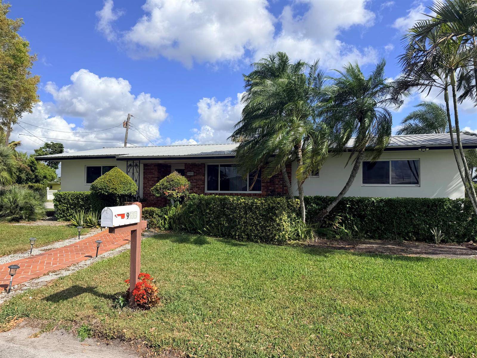 955 NW 4th StBelle Glade - picture