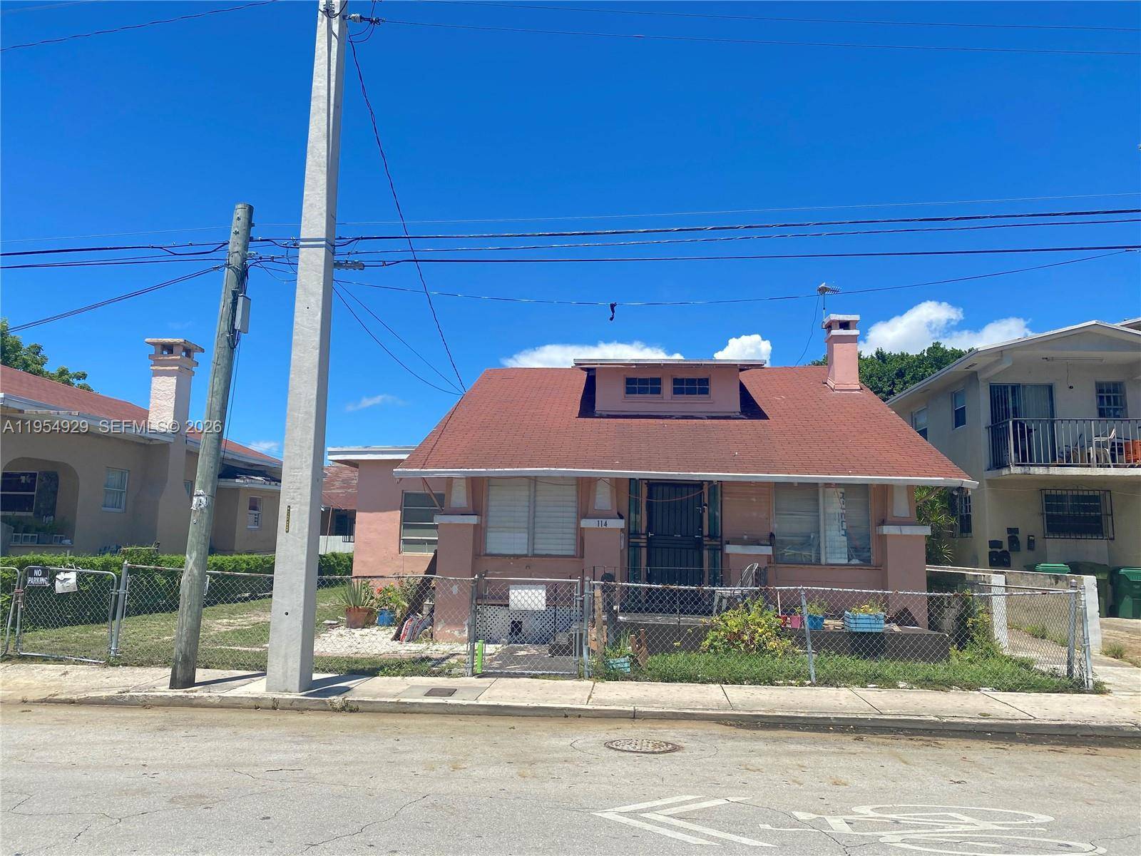 114 NW 10th AveMiami - picture