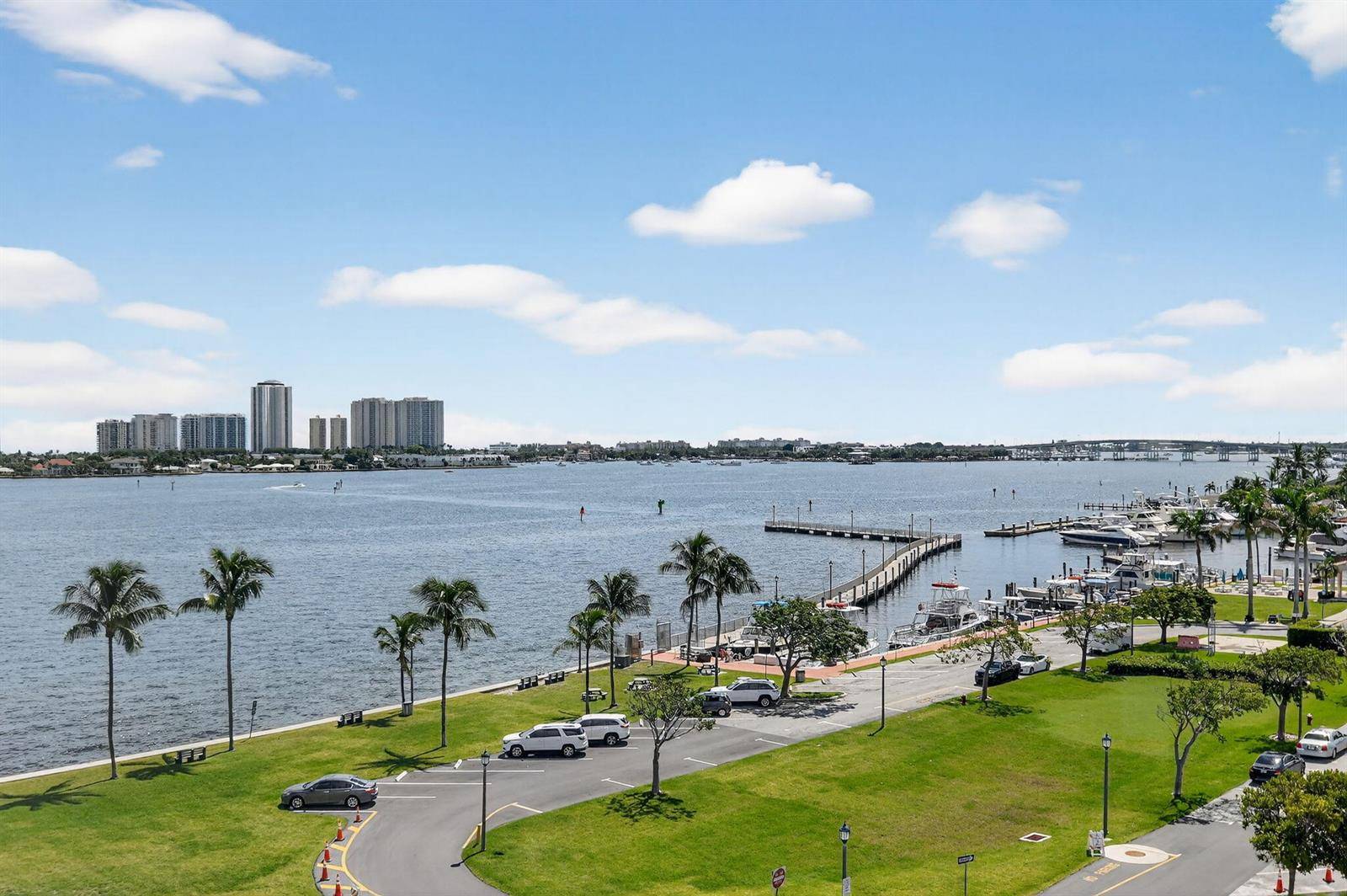 301 Lake ShoreLake Park - Lake Harbour Towers South condo unit 711 - picture