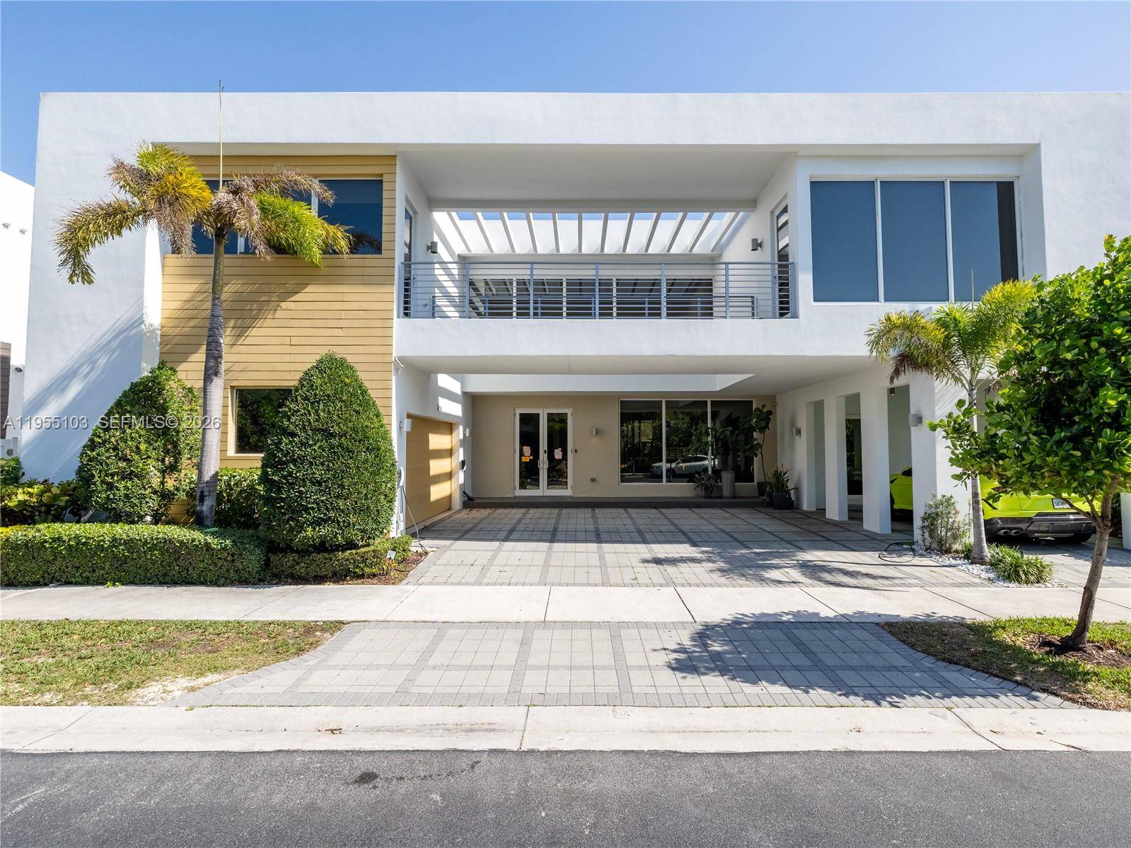 7451 NW 103rd CtDoral - picture