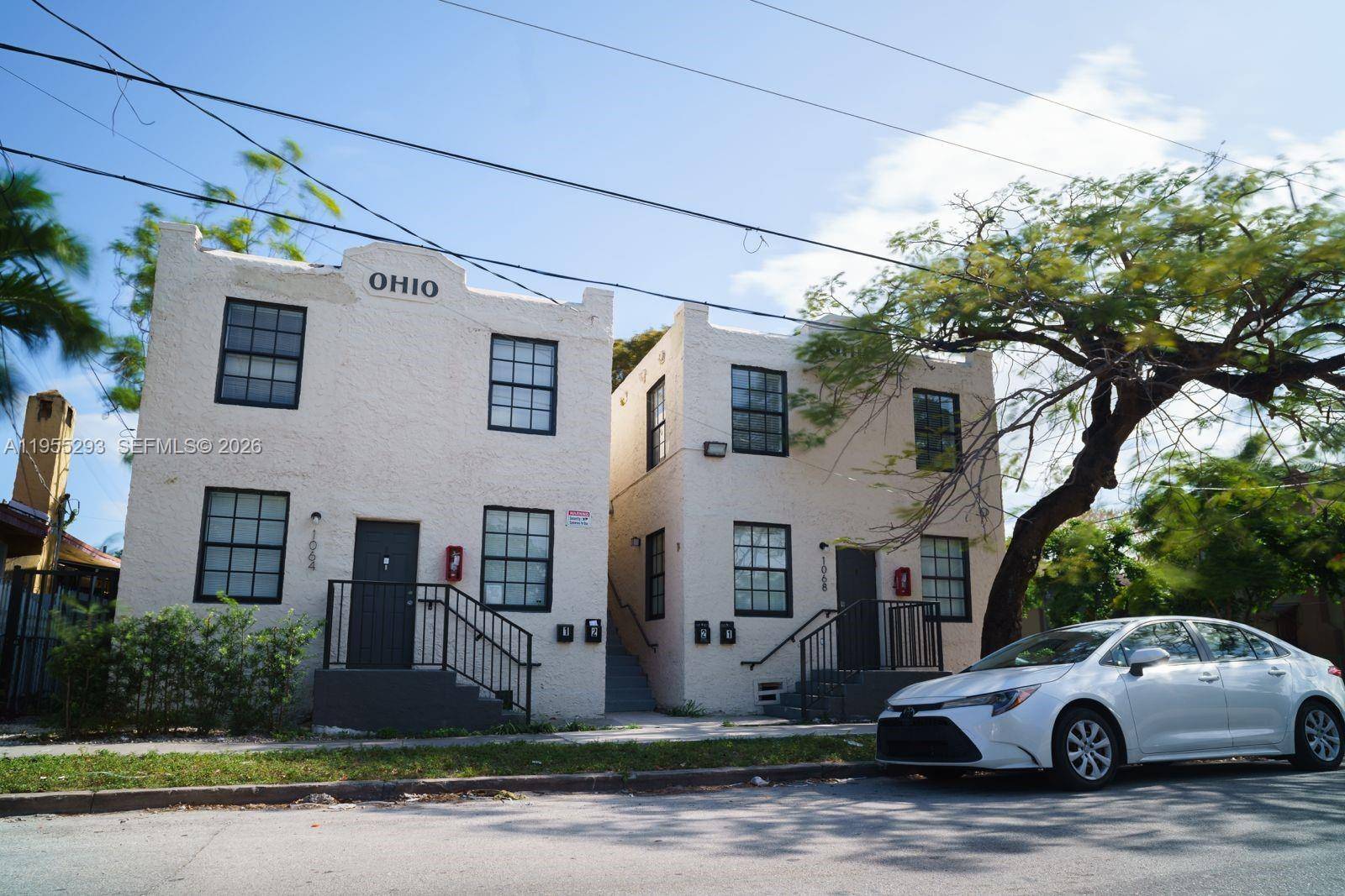 1068 NW 5th StMiami - picture