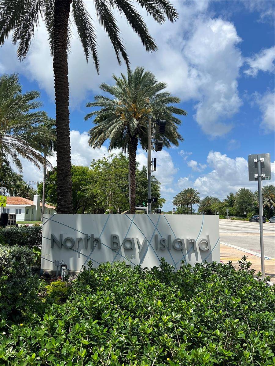 7601 Beachview DrNorth Bay Village - picture