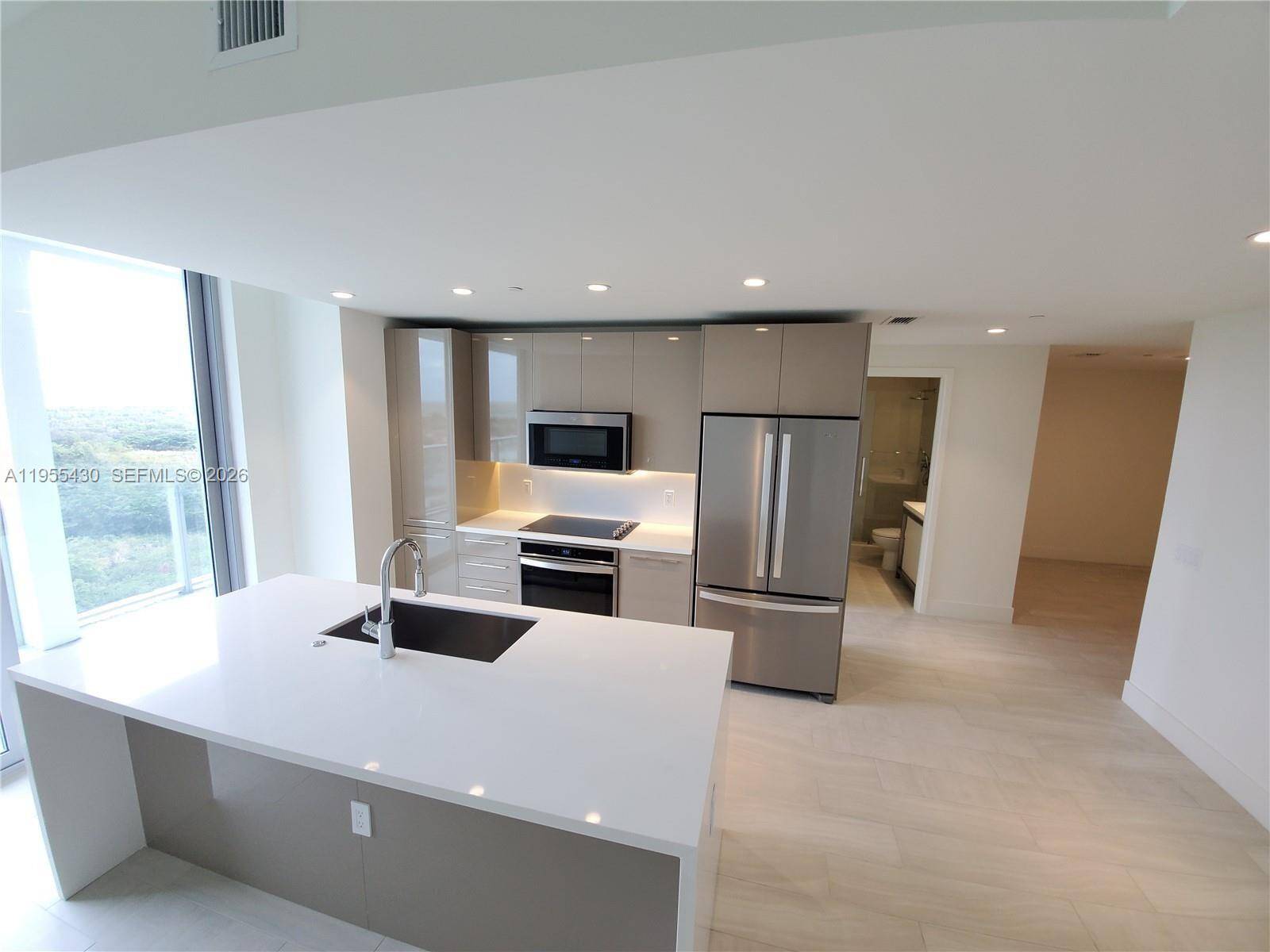 2000 Metropica WaySunrise - Condo 5+ Stories,Condo condo unit 1401 - picture