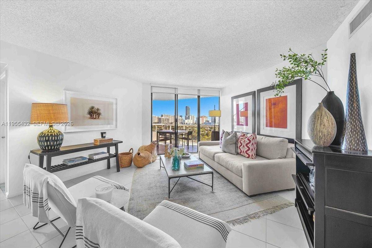 3610 Yacht Club DrAventura - PORTSVIEW @ THE WATERWAYS condo unit 1001 - picture