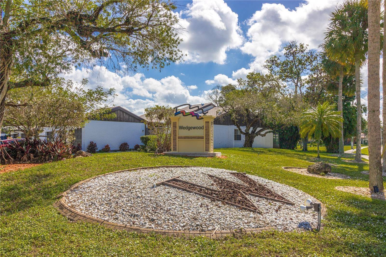 6343 W Pinehurst CirTamarac - WEDGEWOOD CONDOMINIUM condo unit D36 - picture
