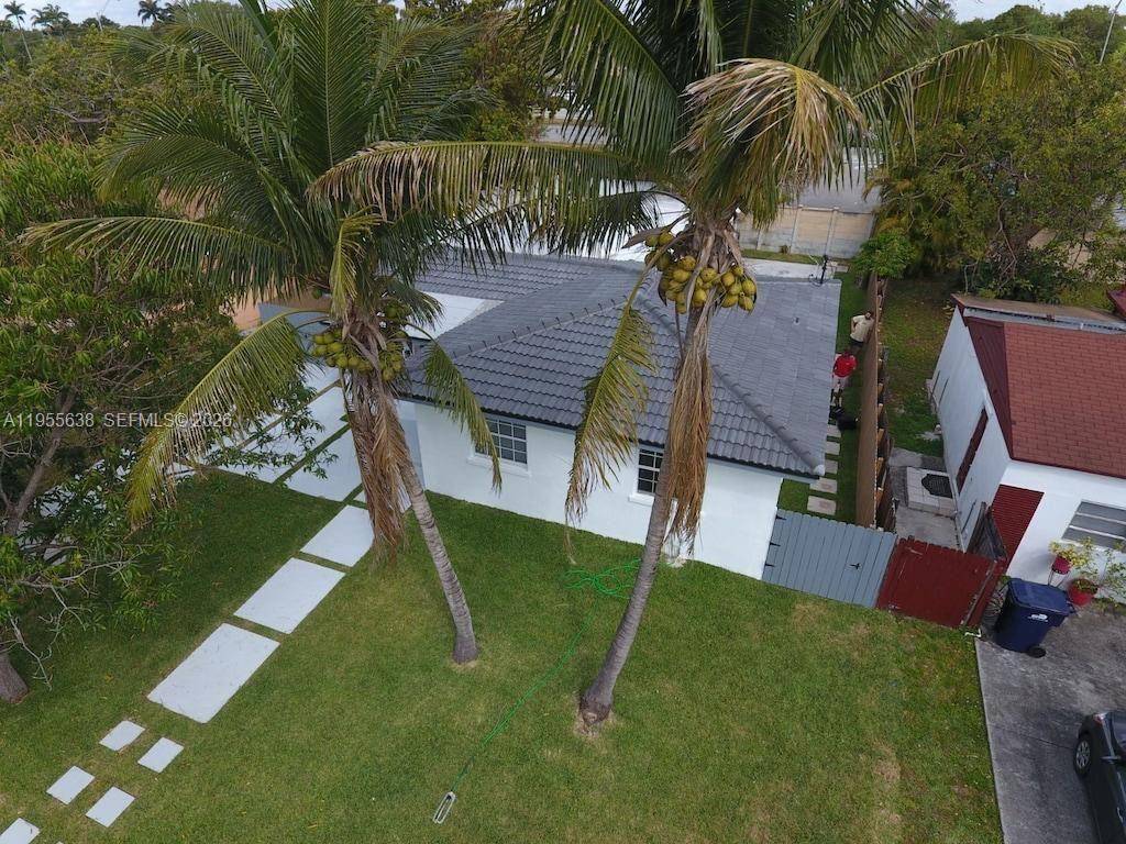2375 NE 185th StMiami - picture