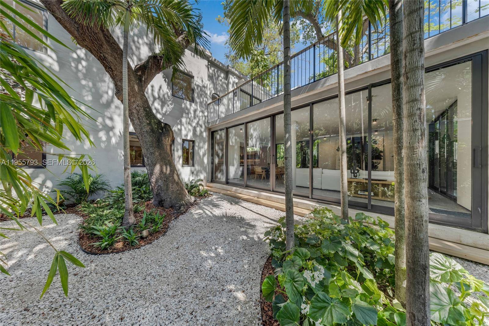 1000 NW 9th CtMiami - picture