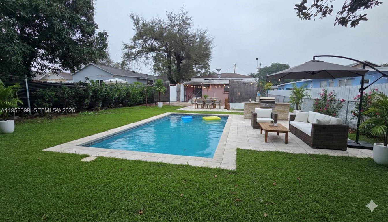 2764 NW 31st StMiami - picture