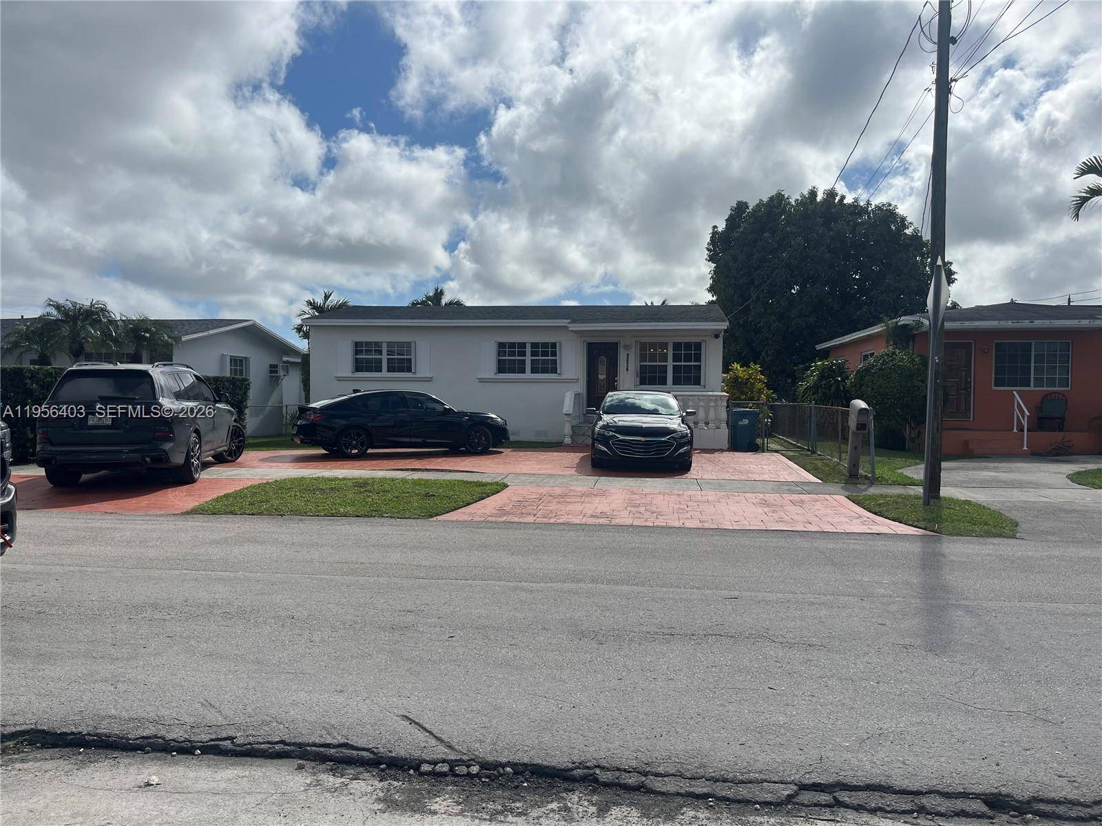9026 SW 34 STMiami - picture