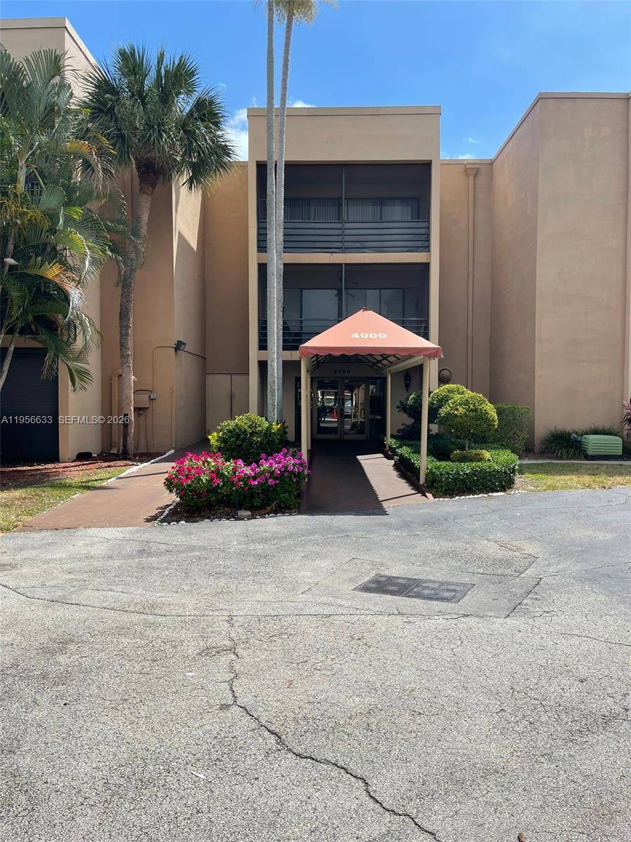 4000 N Hills DrHollywood - Condo 1-4 Stories,Condo condo unit 32 - picture