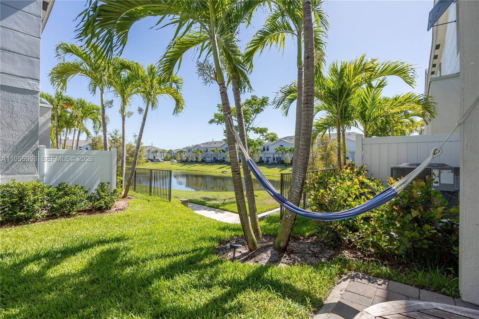 369 NW 8th CtPompano Beach - picture