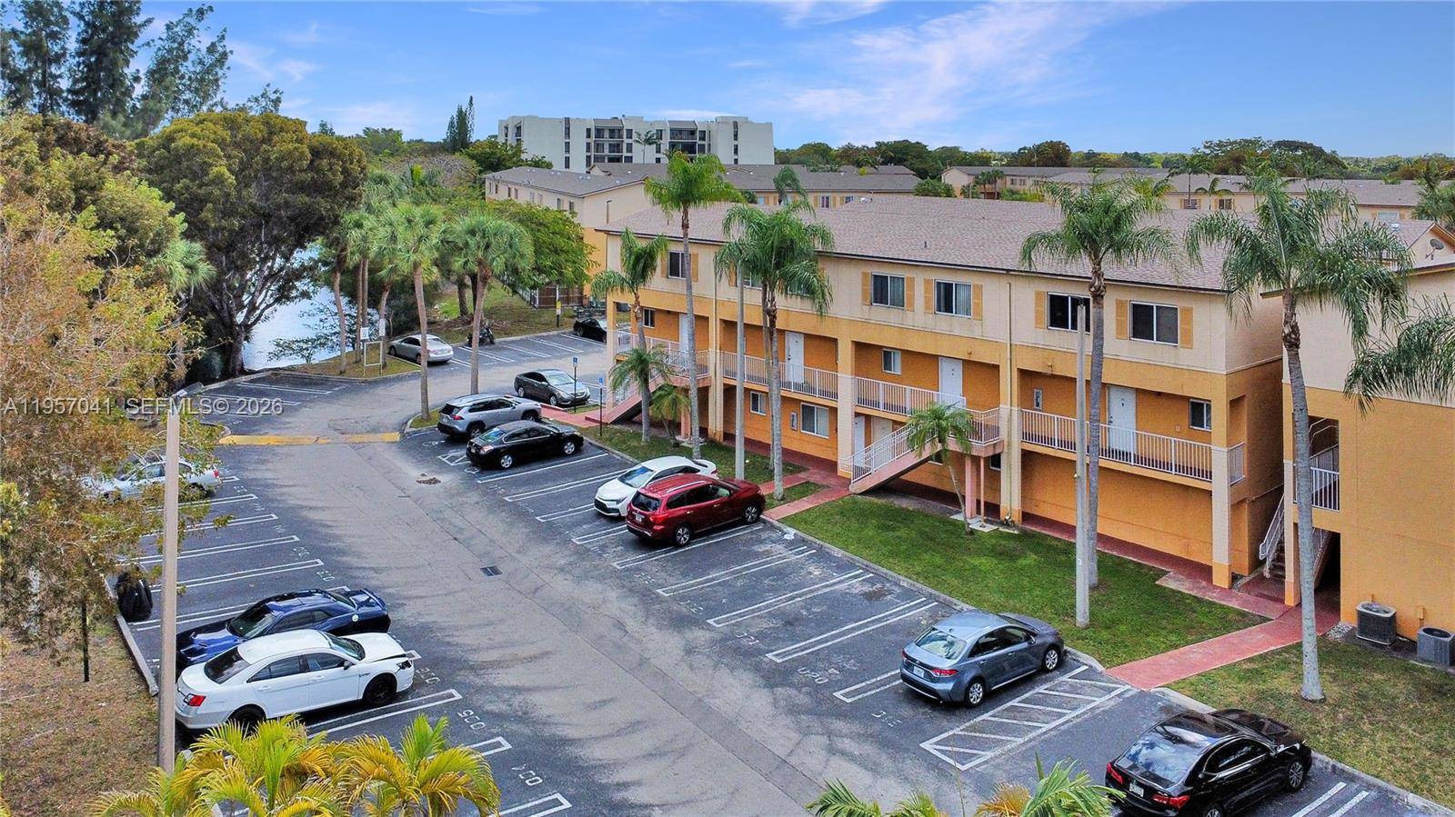 6205 Kendale Lakes CirMiami - Condo 1-4 Stories,Condo condo unit 289 - picture