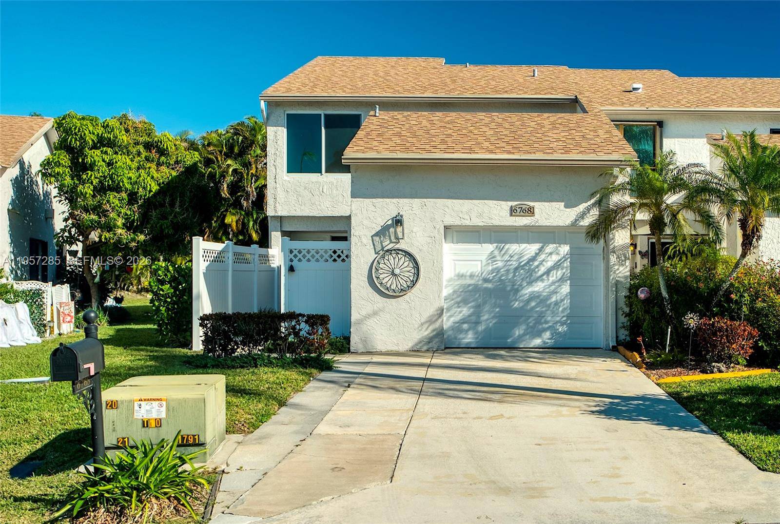6768 Canary Palm CirBoca Raton - picture