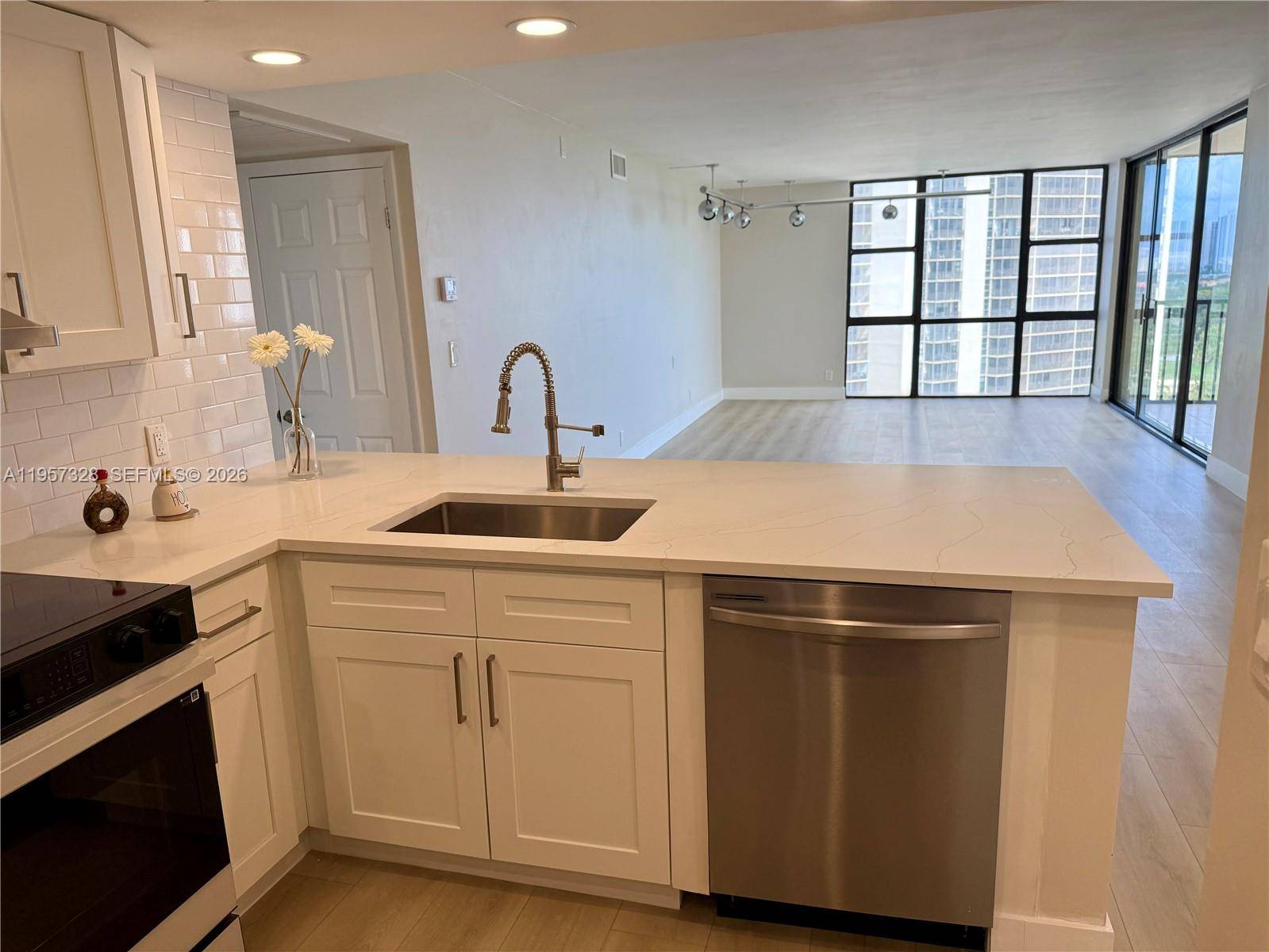 20335 W Country Club DrAventura - Condo 5+ Stories,Condo condo unit 1203 - picture
