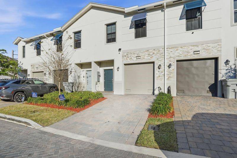 816 NW 3rd TerPompano Beach - picture