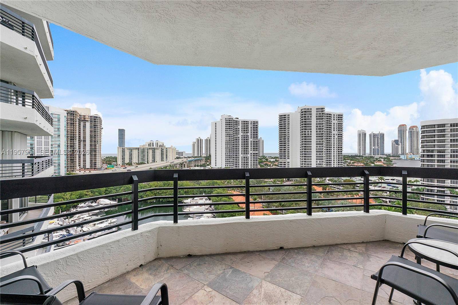 3500 Mystic Pointe DrAventura - MYSTIC POINTE TOWER 400 condo unit 1407 - picture
