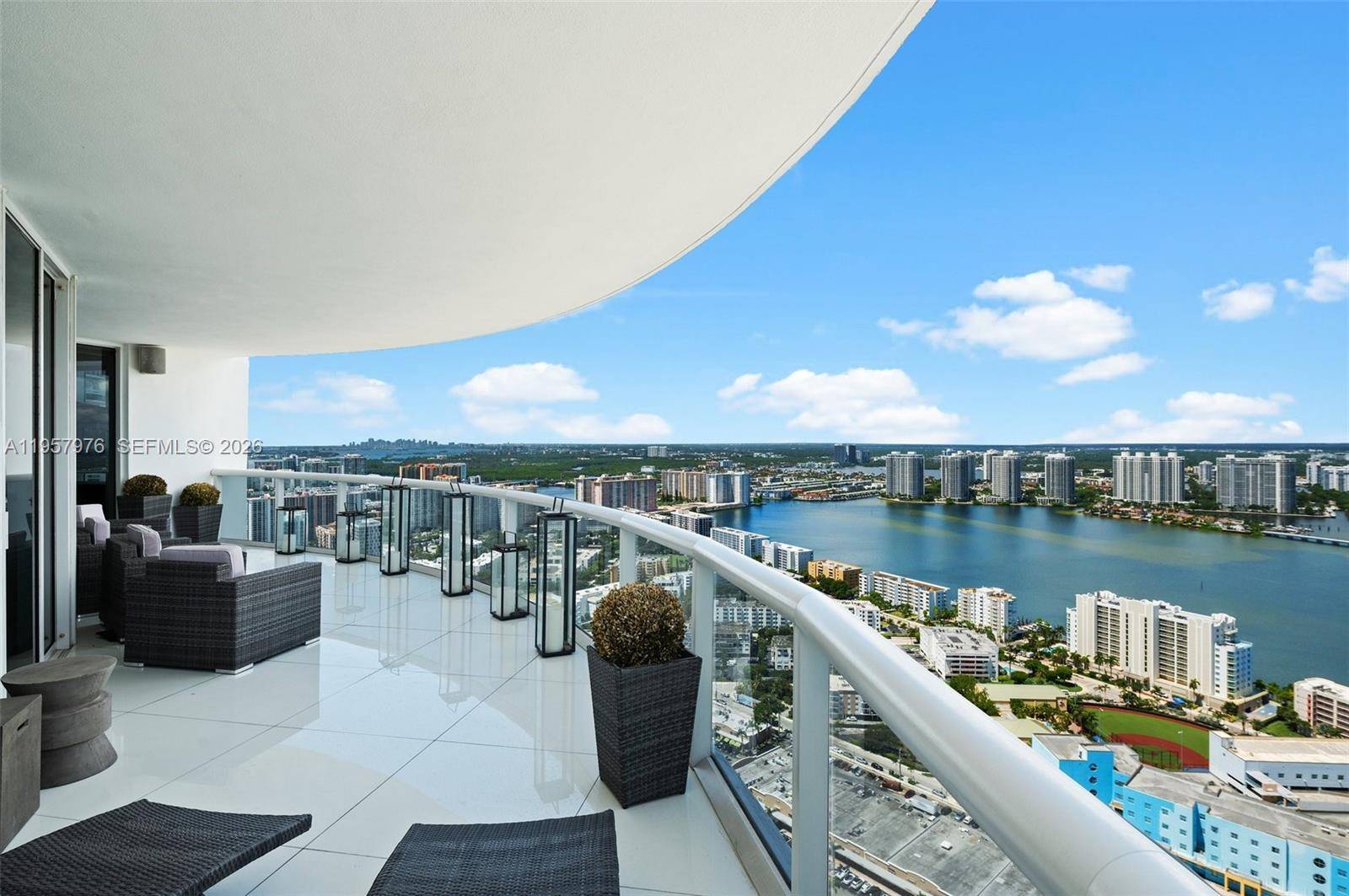 18201 Collins AveSunny Isles Beach - TRUMP ROYALE CONDO condo unit 5201 - picture