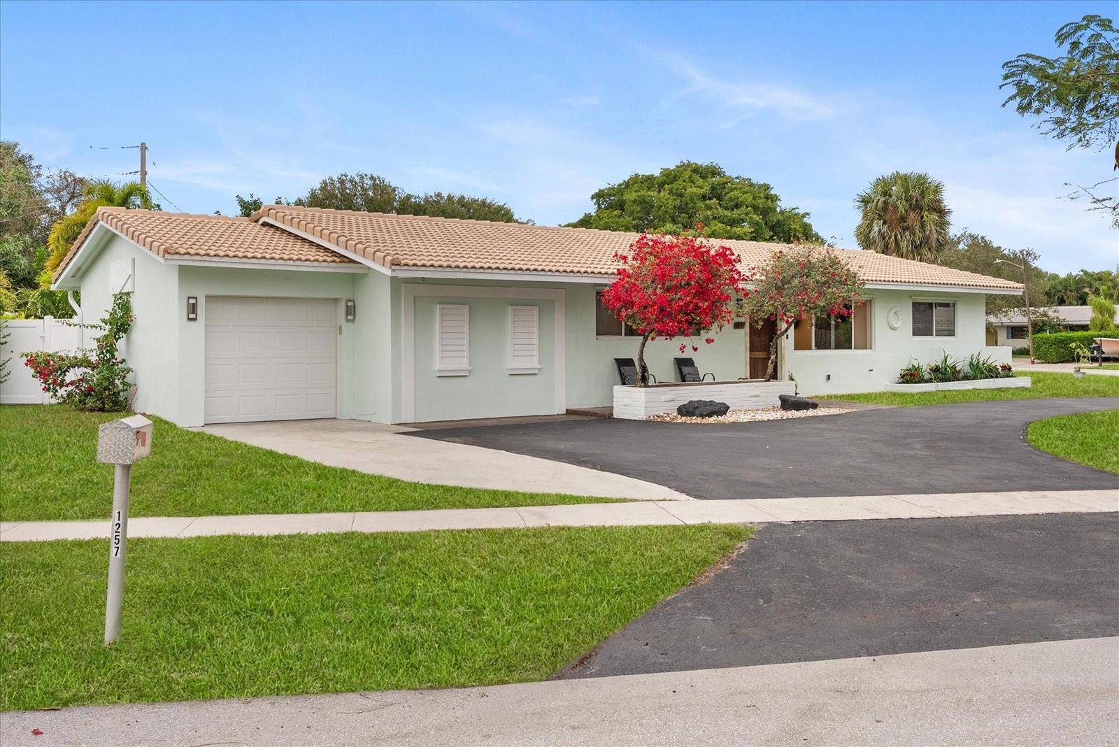 1257 NW 5thBoca Raton - picture