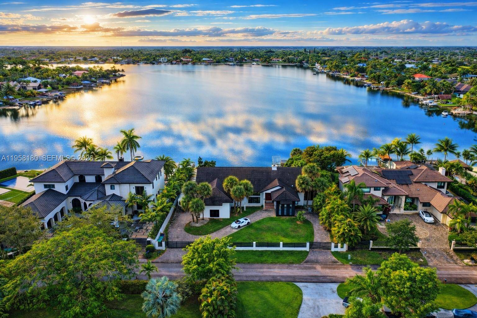 13724 SW 92nd CtMiami - picture