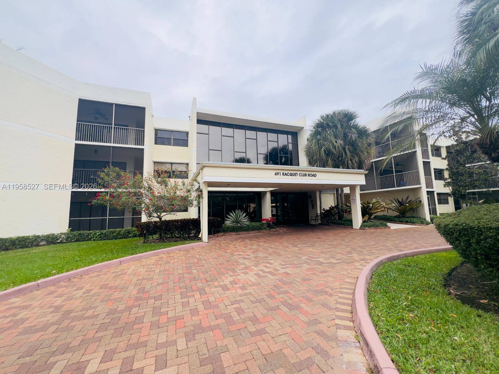 491 Racquet Club RdWeston - Condo 1-4 Stories,Condo condo unit 211 - picture