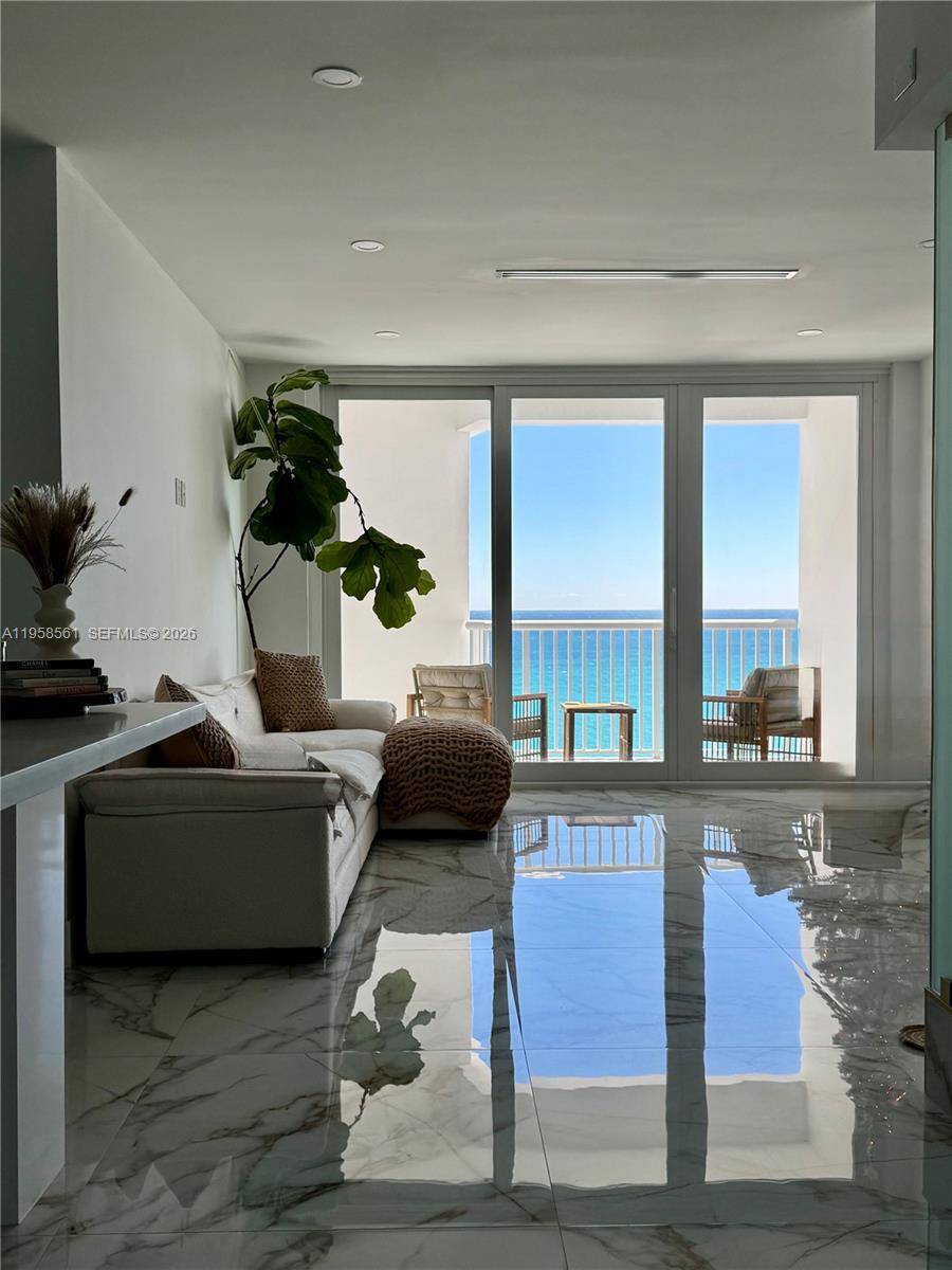 5401 Collins AveMiami Beach - picture