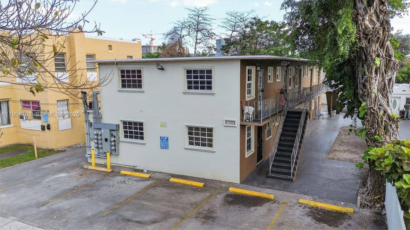 1736 NW 19th StMiami - picture