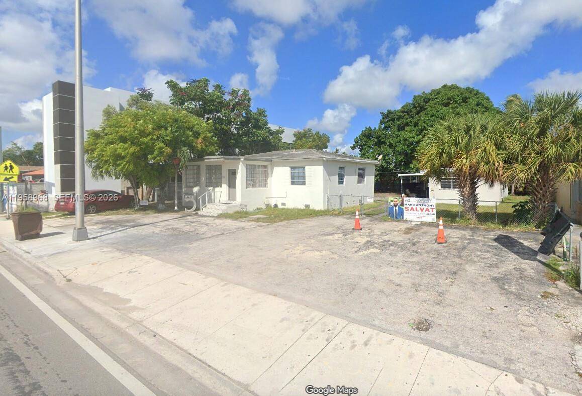 309 E 49th StHialeah - picture