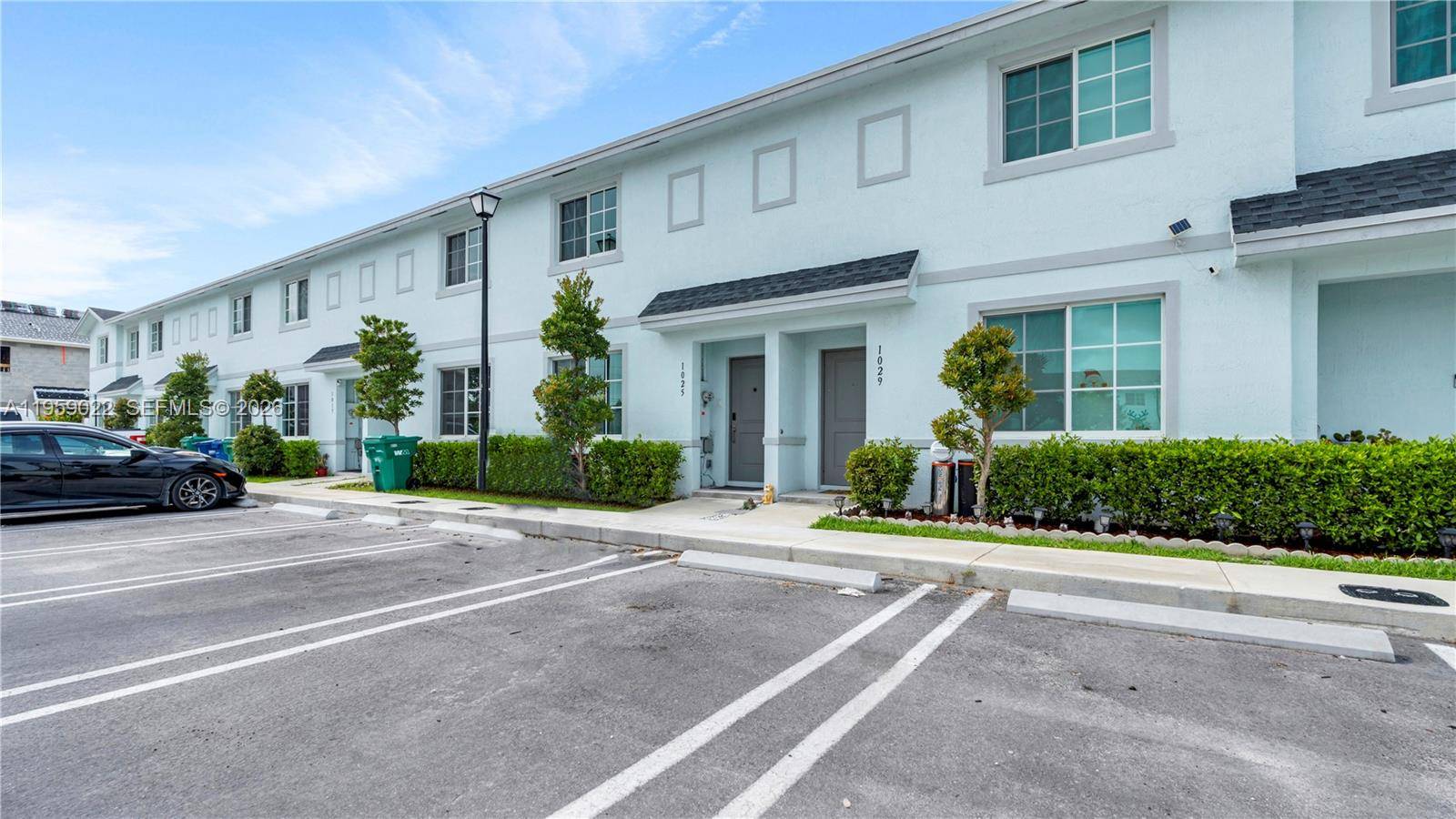 1025 NW 4th TerFlorida City - picture