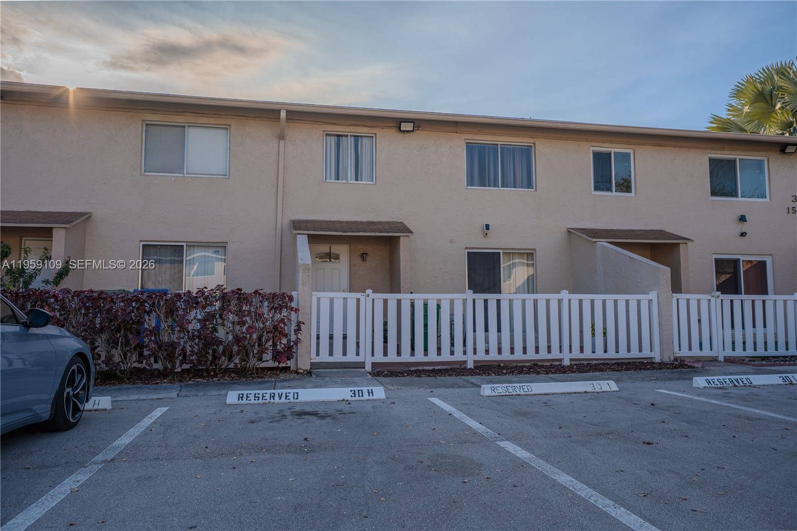 1527 NW 80th AveMargate - Townhouse condo unit I - picture
