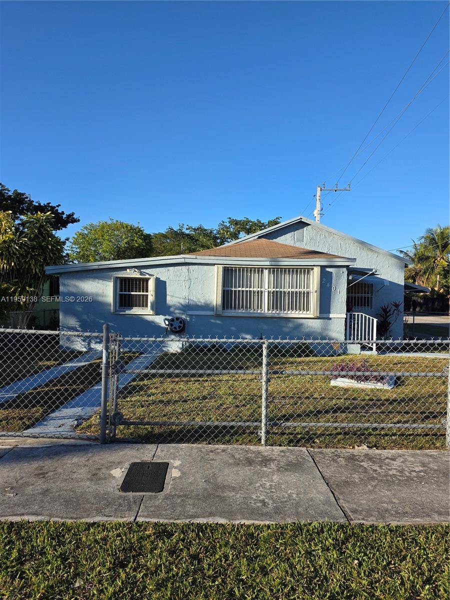 2401 NW 56th StMiami - picture