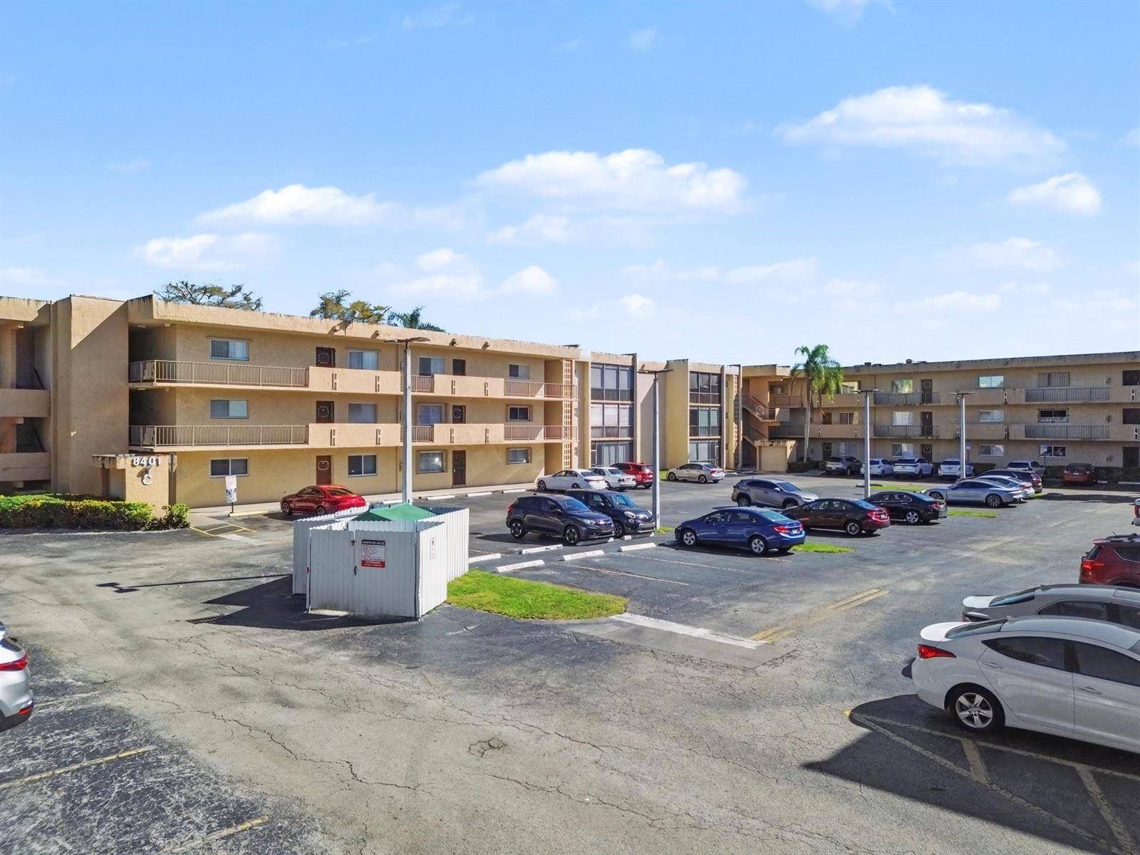 8401 SW 107thMiami - KENDALL ACRES WEST CONDO,Kendall Acres West condo unit Unit 311e - picture