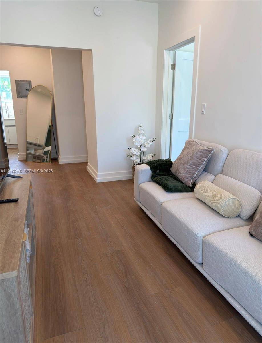 1535 West AveMiami Beach - Apartments-Annual,Apartment condo unit 2 - picture