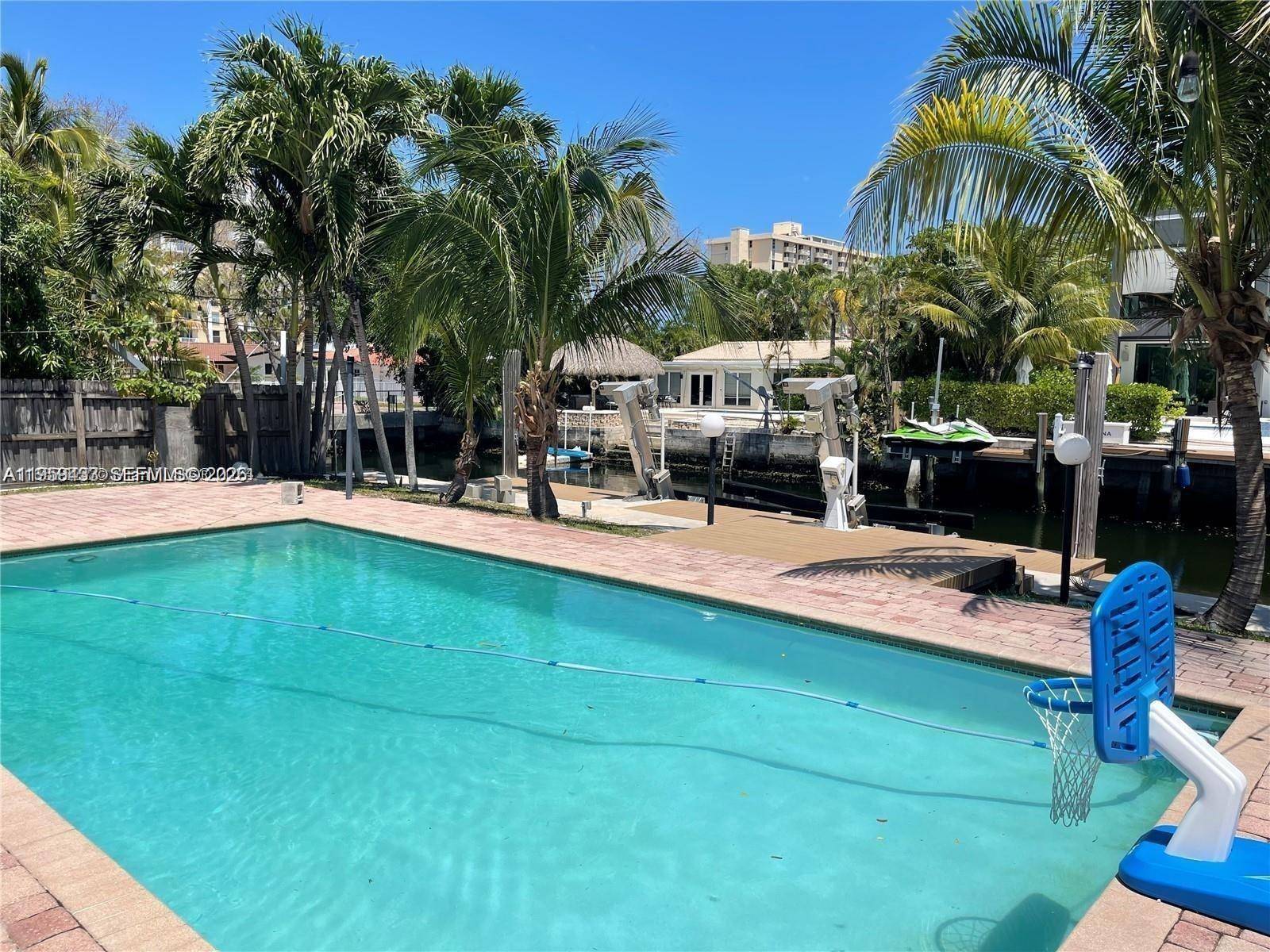 13205 Ortega LnNorth Miami - picture