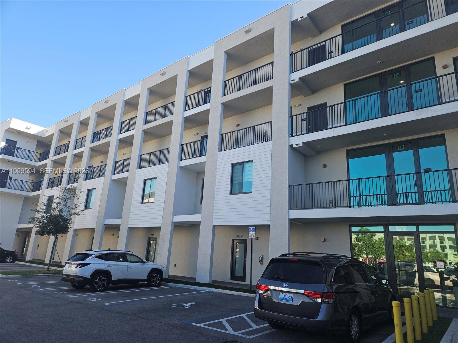 8001 NW 41st StDoral - DOWNTOWN DORAL SOUTH PHAS,URBANA condo unit F-206 - picture