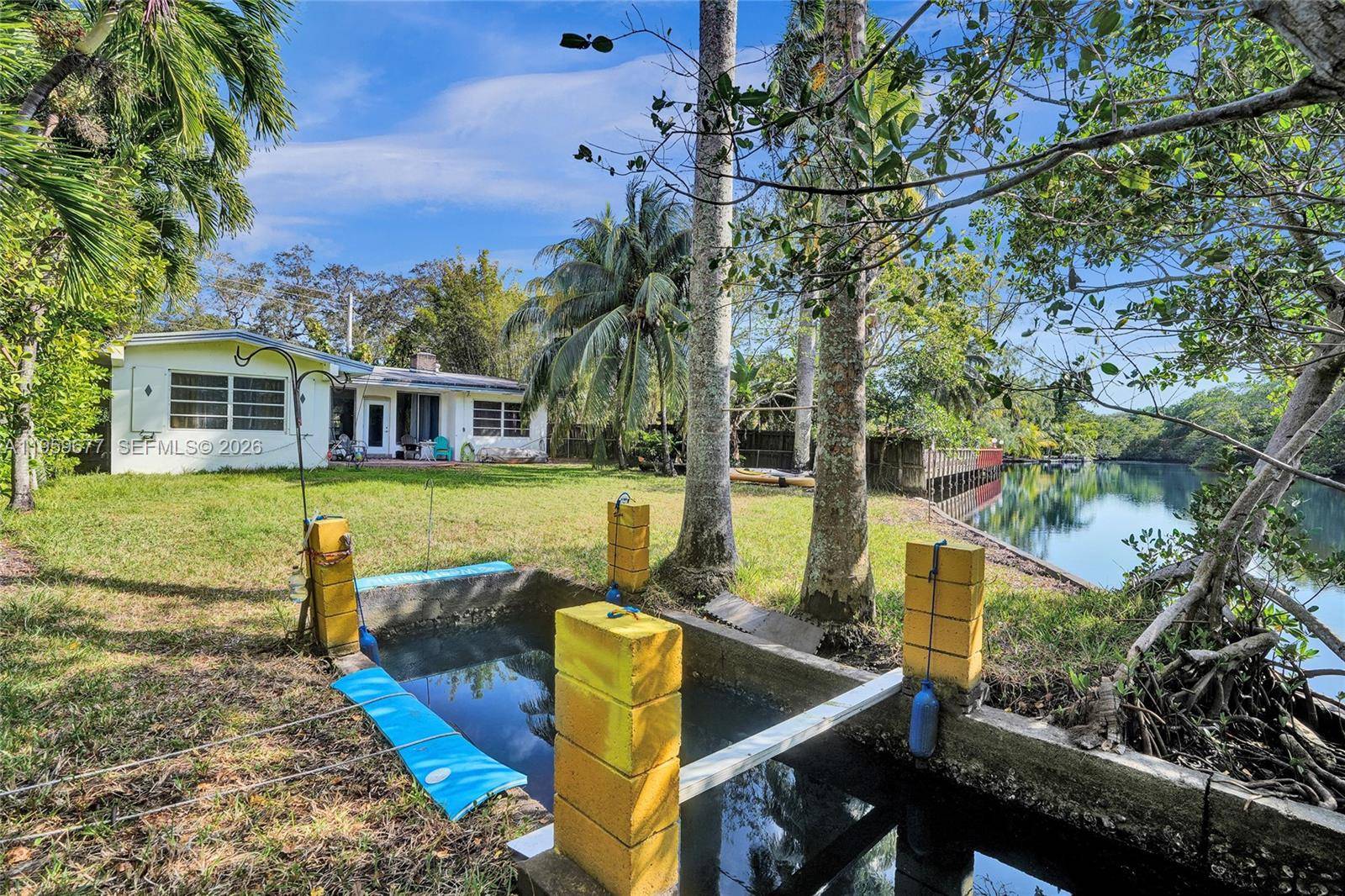 18500 NE 23rd CtMiami - picture